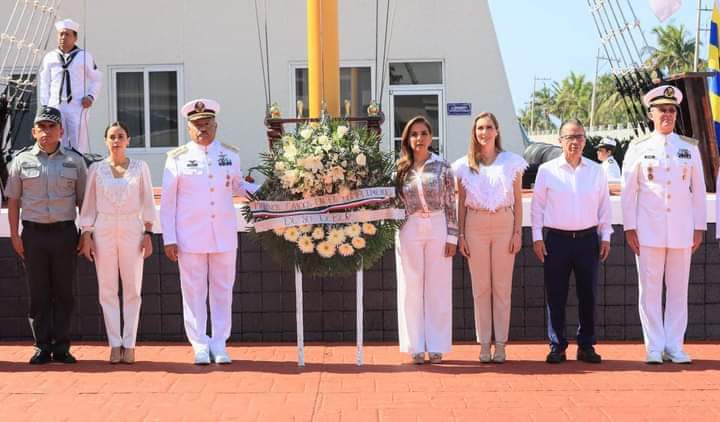 Celebra Mara Lezama y Atenea Gómez el Día de la Marina en la Novena Región Naval de Isla Mujeres