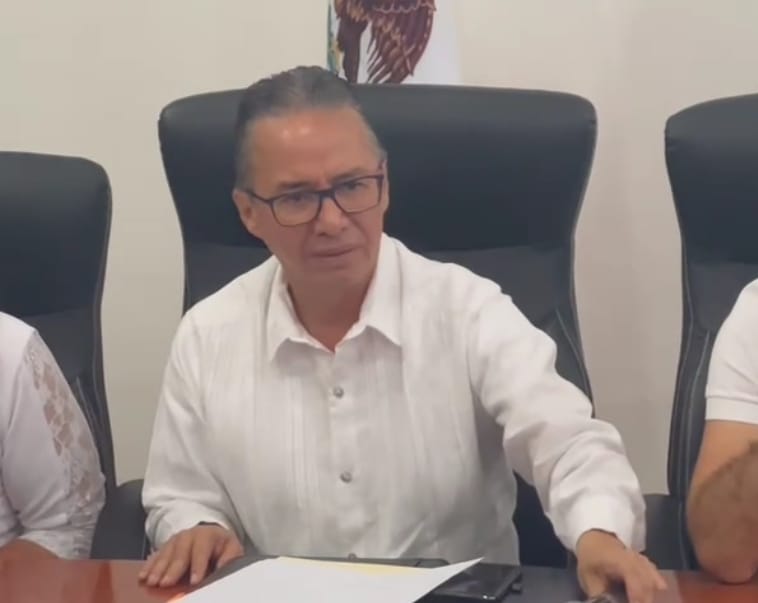 iempre no renunció; fue un ultimátum que le dieron al fiscal de Quintana Roo.