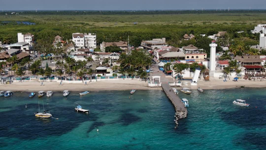 Puerto Morelos reafirma su liderazgo turístico con la designación de sus arenales como parte del top ten de mejores playas de todo México