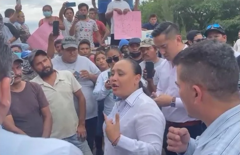 Cristina Torres ha enfrentado bloqueos de ejidatarios