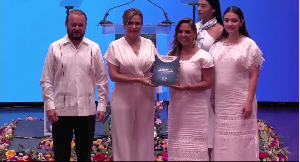 Lecturas políticas en Solidaridad (Playa del Carmen)