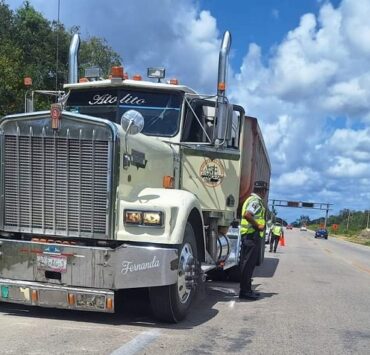 Abuso de autoridad en carretera federal de Felipe Carrillo Puerto a X-Hazil, Q.Roo
