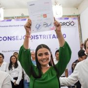 “Grillos en su Tinta a ras de suelo”: ¡Triunfadora!