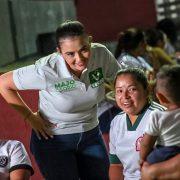 “Grillos en su Tinta”, al ras de suelo