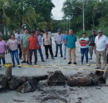 Habitantes de Nicolás Bravo bloquean accesos al tramo del Tren Maya