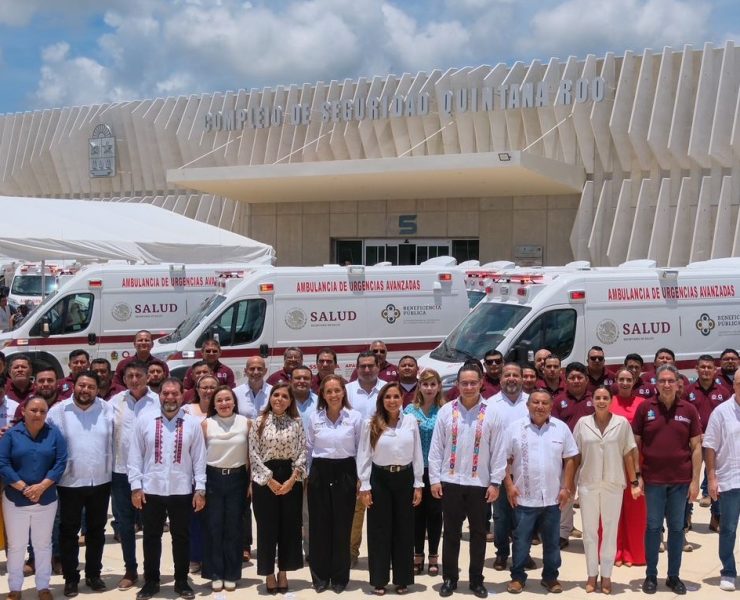 Mara Lezama recibe 31 ambulancias para mejorar la atención médica en Quintana Roo