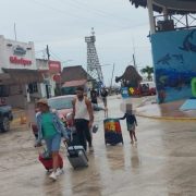 Autoridades de Lázaro Cárdenas evalúan evacuación de Holbox y otras comunidades