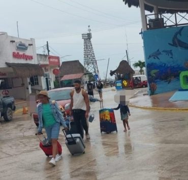Autoridades de Lázaro Cárdenas evalúan evacuación de Holbox y otras comunidades