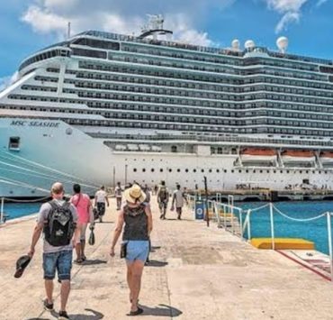 Confirman nuevo impuesto a turistas que arriben en cruceros a puertos de Mahahual y Cozumel