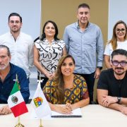 Mara Lezama y Román Meyer supervisan proyectos y regularización de predios en Solidaridad