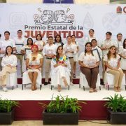 Mara Lezama entregó el Premio Estatal de la Juventud 2024