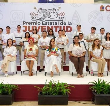 Mara Lezama entregó el Premio Estatal de la Juventud 2024