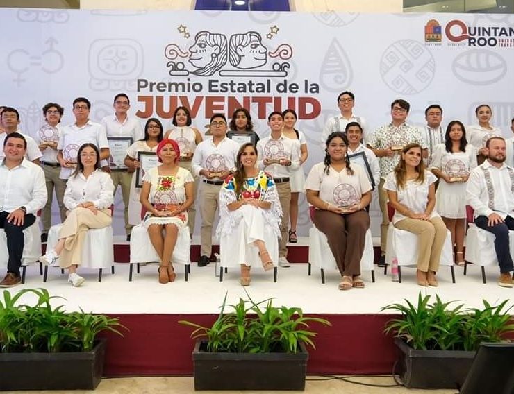 Mara Lezama entregó el Premio Estatal de la Juventud 2024