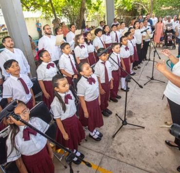 Primera vez que se interpreta el Himno de Yucatán en Escuelas Públicas