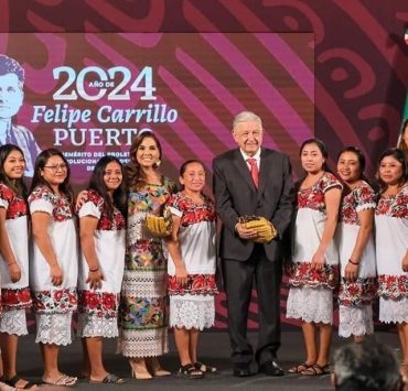 Reciben reconocimiento del Presidente Andrés Manuel las Diablillas de Hondzonot