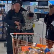 ¡Increíble! Persecución policial: Intento de Ejecución y Detención en Chedraui de Cancún