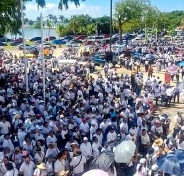 Maestros de Quintana Roo inician paro indefinido por reforma al ISSSTE