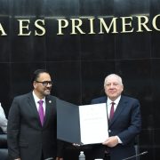 Senado reconoce trabajo de aduanas