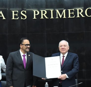 Senado reconoce trabajo de aduanas