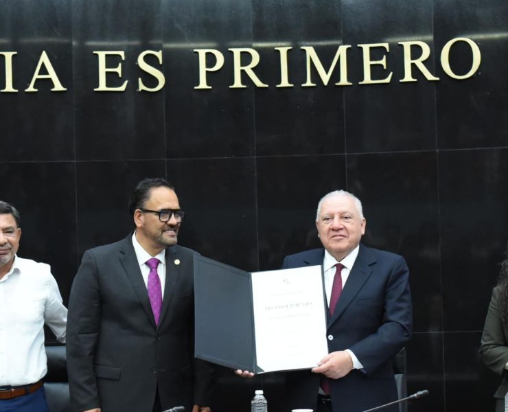 Senado reconoce trabajo de aduanas