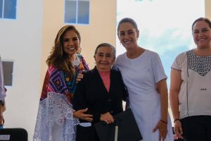 La Presidenta Claudia Sheinbaum y la gobernadora Mara Lezama recorrieron el fraccionamiento Pescadores, donde se entregaron las primeras 225 casas del Programa Viviendas Para El Bienestar.