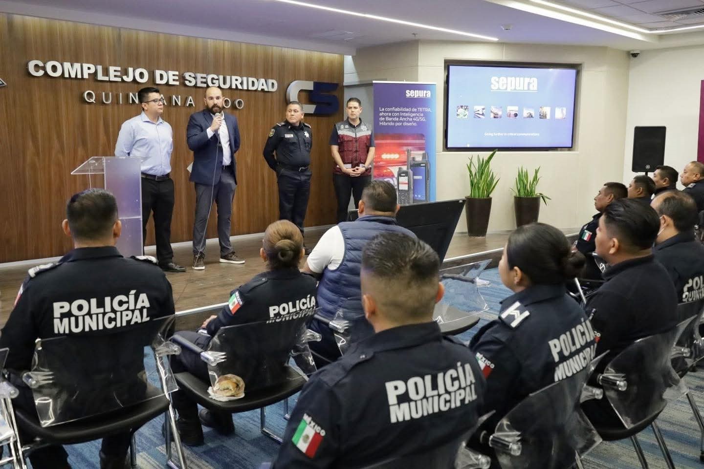 ¡Seguridad al máximo! Capacitan a cuerpos de seguridad en uso de terminales TETRA en Cancún