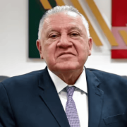 Marín Mollinedo admite interés por la gubernatura de Quintana Roo