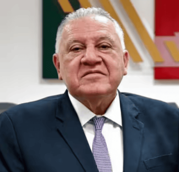 Marín Mollinedo admite interés por la gubernatura de Quintana Roo