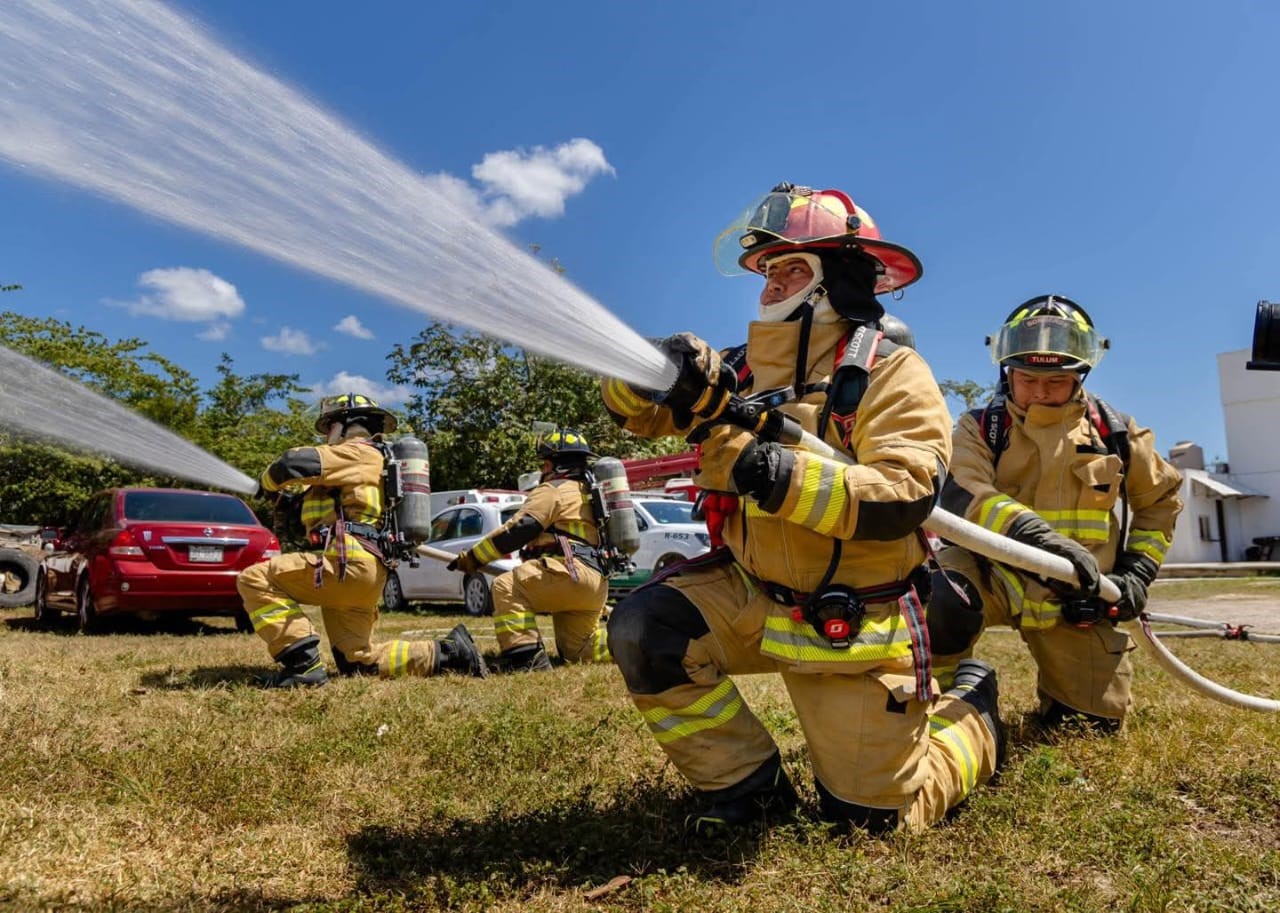 Tulum impulsa capacitación intensiva para bomberos y fortalece seguridad regional
