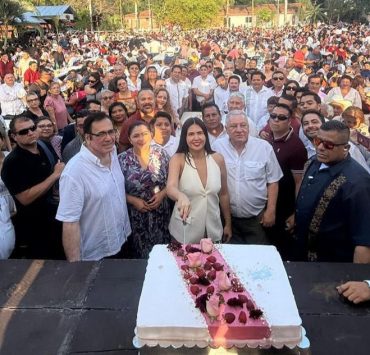 Celebración llena de cariño para la senadora Anahí González