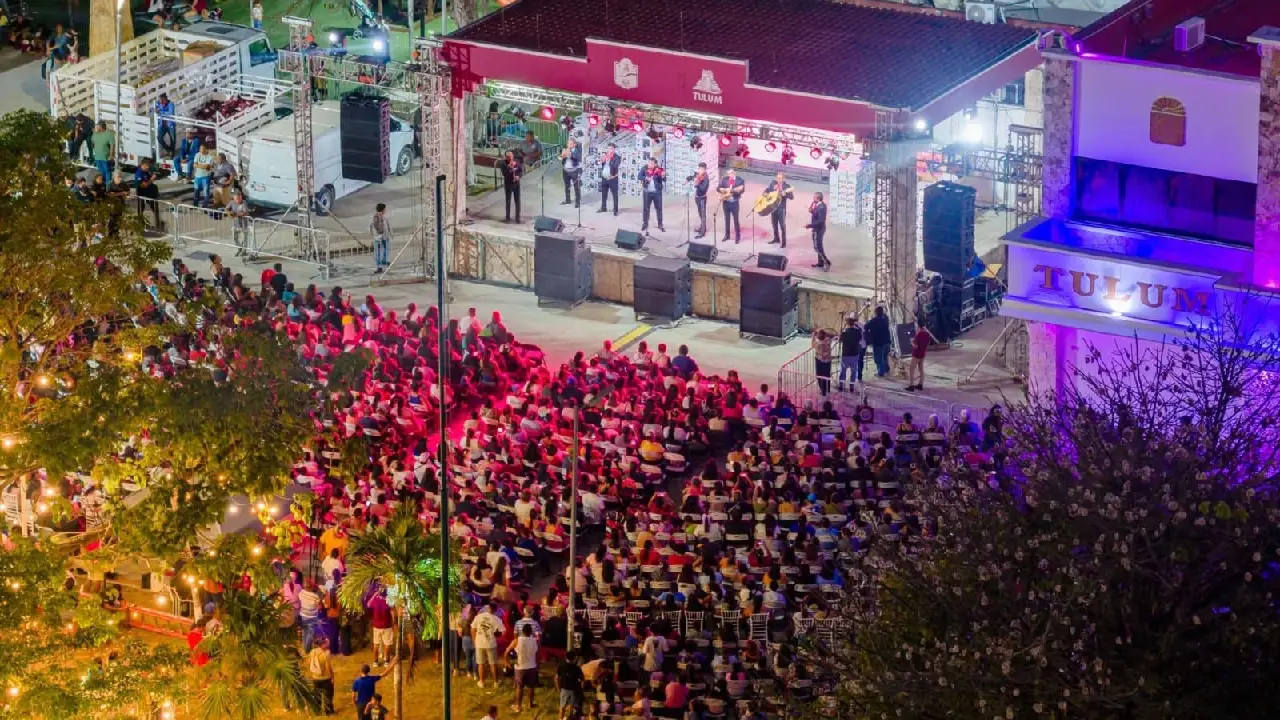 Madres son reconocidas en gran festejo con rifas y sorpresas