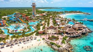 El megaproyecto turístico en Mahahual impulsado por Royal Caribbean contempla playas artificiales, piscinas gigantes y más de 30 toboganes para cruceristas.