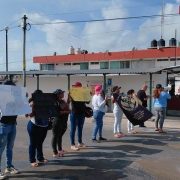 Protesta en Cereso de Chetumal desata fuerte bloqueo vial