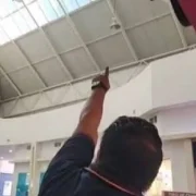 Aparece grieta en techo de Plaza las Américas de Cancún