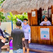 Atención Total: Gobierno de Isla Mujeres refuerza atención turística con módulos de información