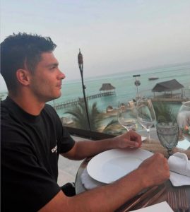 Raúl Jiménez recorrió Isla Mujeres durante sus vacaciones después de su participación con México en la justa internacional de selecciones 2026.
