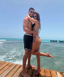 El delantero mexicano disfrutó junto a su esposa de los paisajes naturales y playas del Caribe Mexicano.