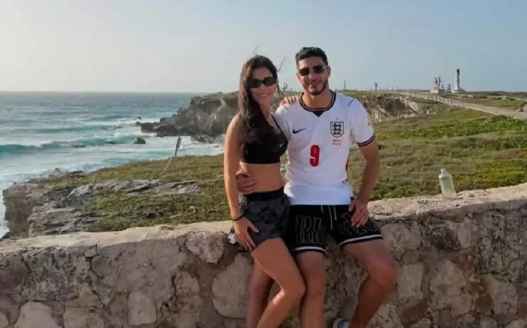 Raúl Jiménez disfruta de Isla Mujeres después de su participación internacional