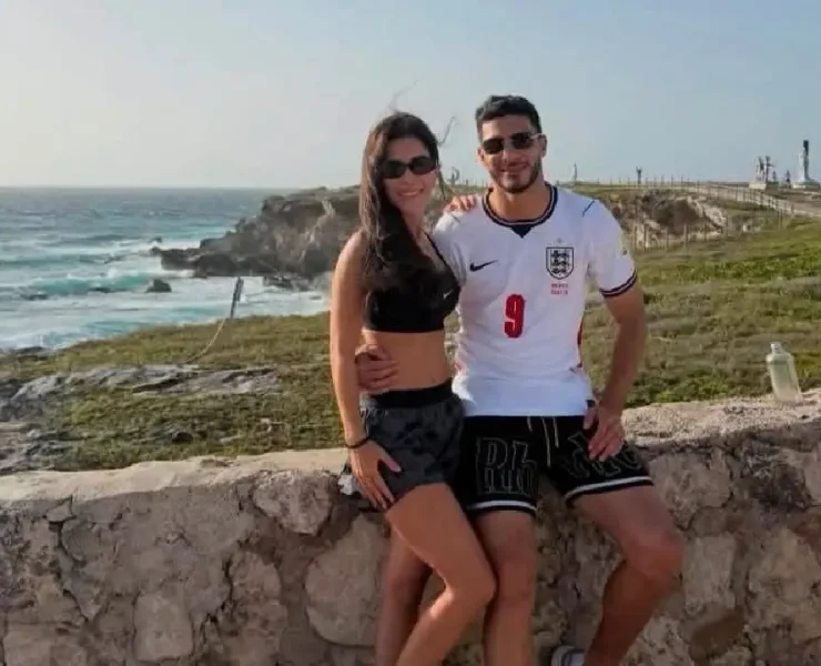 Raúl Jiménez disfruta de Isla Mujeres después de su participación internacional