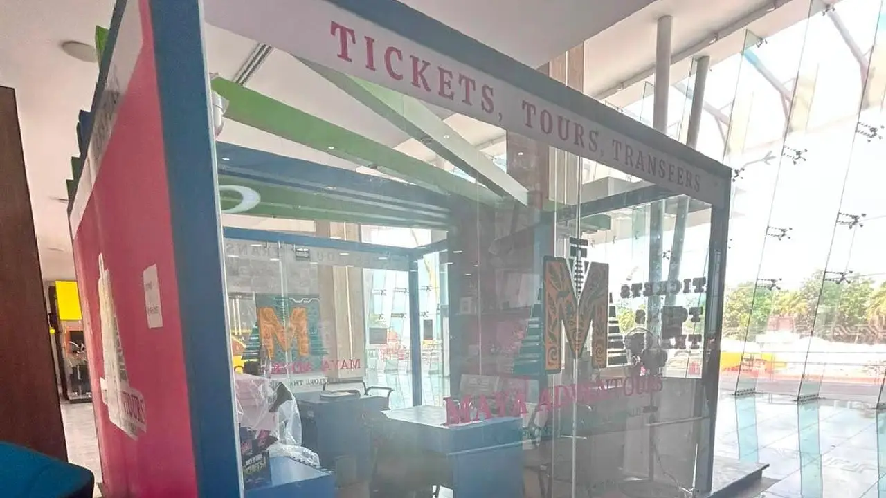 Colapsan oficinas de pasaportes en Cancún