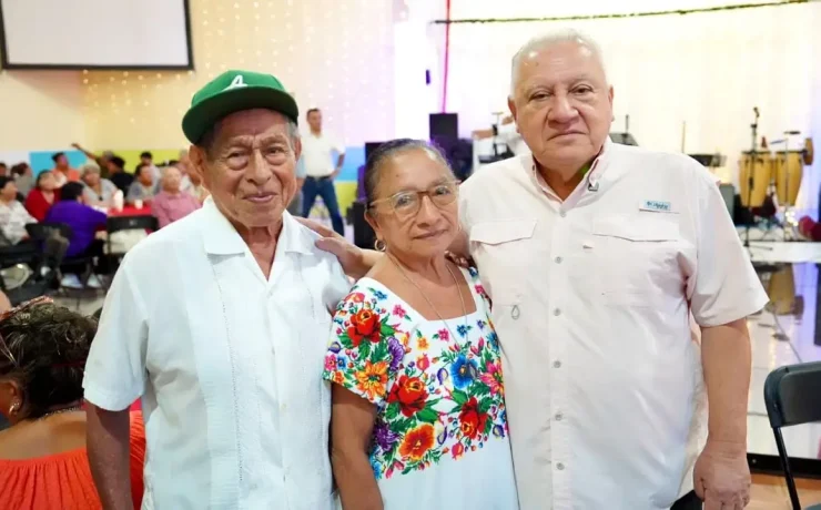Atención para los adultos mayores, una prioridad para Rafa Marín