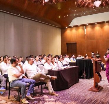 DIF Playa del Carmen lleva ponencia sobre bienestar psicosocial a trabajadores del sector hotelero