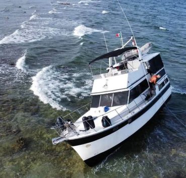 Yate encallado en arrecife de Mahahual será retirado tras falla