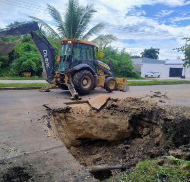 ¡Alerta vial! Realizan trabajos por desfondamientos en avenida Universidad de Chetumal