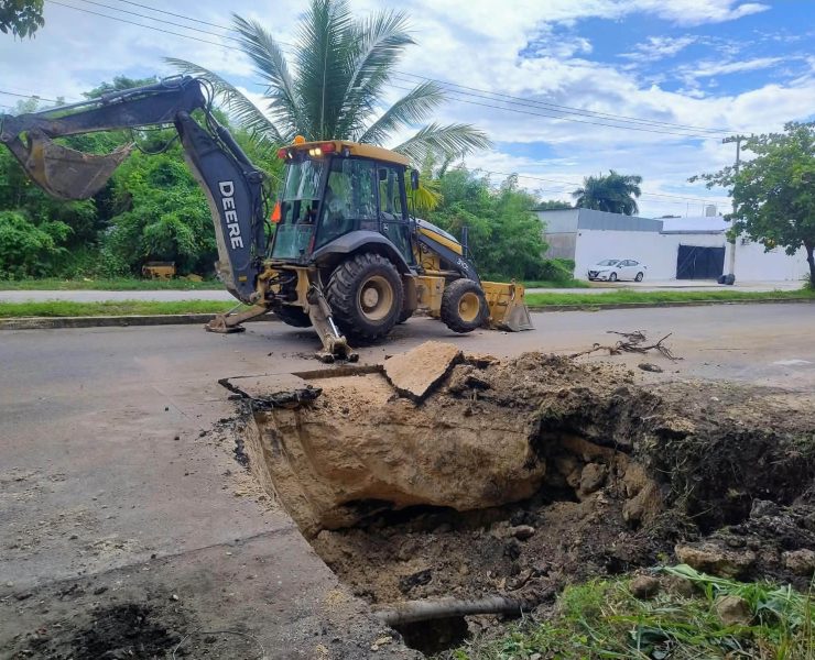 ¡Alerta vial! Realizan trabajos por desfondamientos en avenida Universidad de Chetumal